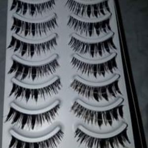10 set of lashes!